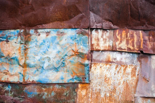 eski paslı demir levhalar