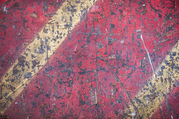 kırmızı ve sarı çizgiler