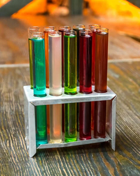 Plusieurs Tubes Verre Colorés Pour Des Expériences Classe Chimie — Photo