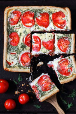 domates ve peynirli tart