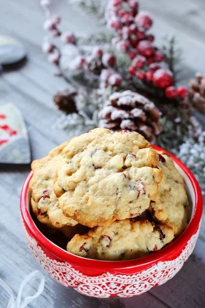 Homemade Christmas cookies met gedroogde cranberries en witte chocolade — Stockfoto