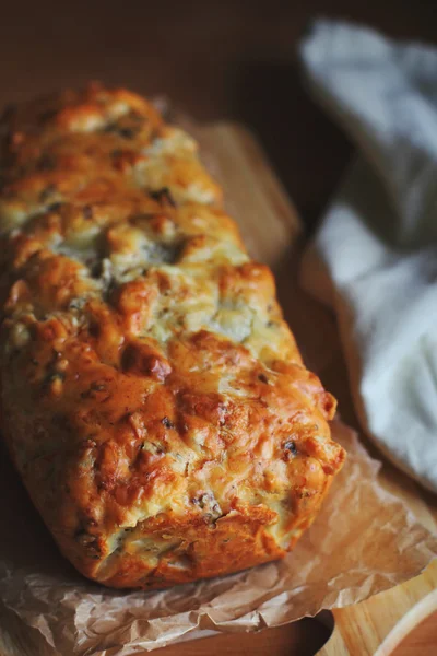 Cake with blue cheese, pear and walnuts — Stock Photo, Image