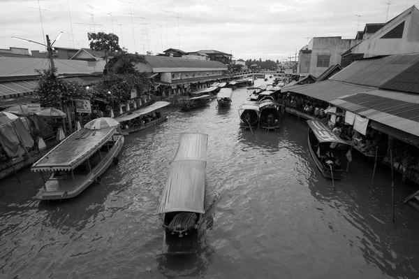 Amphawa schwimmender Markt in Samut Songkhram, Thailand — Stockfoto