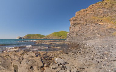 Deniz ve dağlar. Yaz