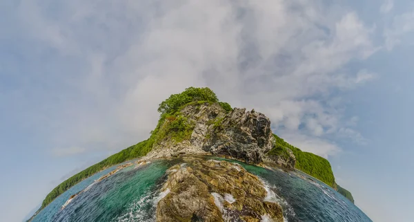 As rochas no litoral — Fotografia de Stock