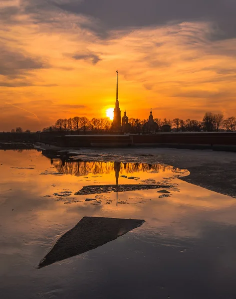 Řeky a kanály v Petrohradu — Stock fotografie