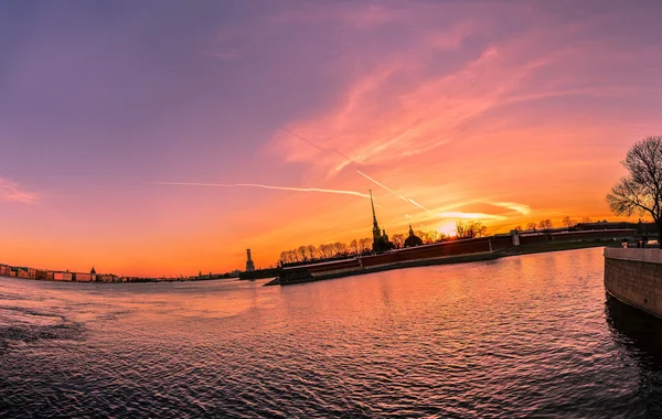 Les rivières et les canaux de Saint-Pétersbourg — Photo