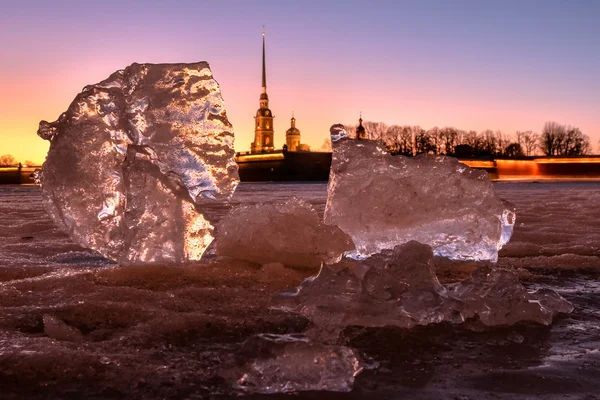 Hora del WInter en la nevada San Petersburgh —  Fotos de Stock