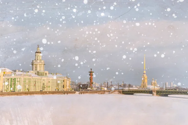 Ρομαντικές διακοπές στην το χιονισμένο Αγίου Petersburgh — Φωτογραφία Αρχείου