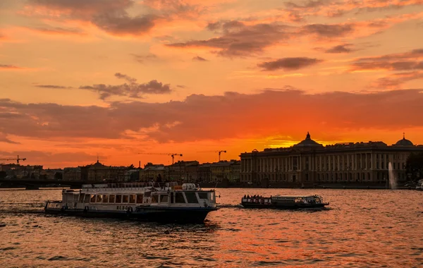 De standpunten van Sint-Petersburg Rechtenvrije Stockfoto's