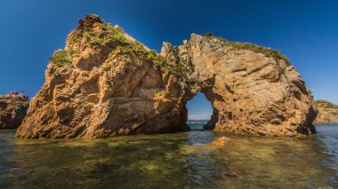 Uçuruma ve deniz