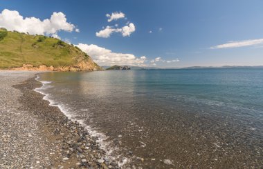 Japon deniz ve kayalıklarla