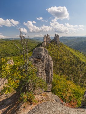 Dağlar ve kayalar Rusya