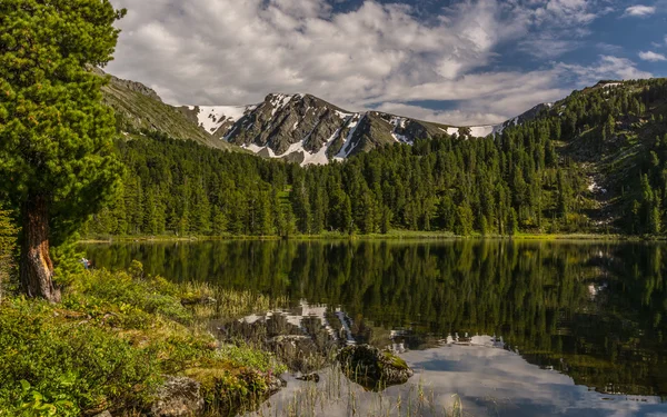 山川河流 — 图库照片