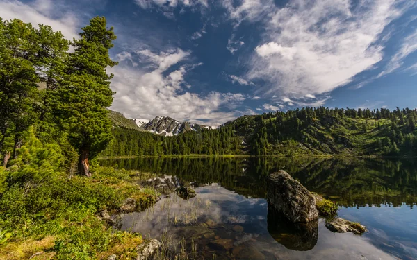 山川河流 — 图库照片