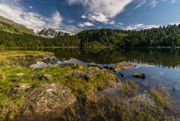 Hory a řeky — Stock fotografie