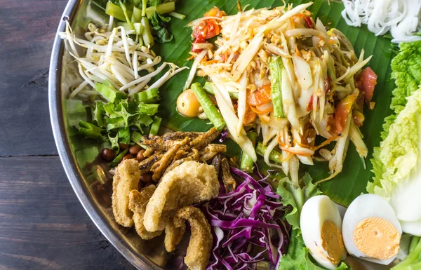 Pepaya Salad Makanan Thailand terkenal, Somtum Stok Foto