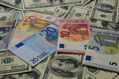 Çok para. Birçok banknotlar