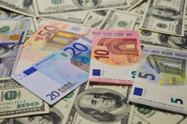 Çok para. Birçok banknotlar