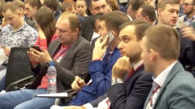 Novosibirsk Rusya Federasyonu - 15 Aralık Gandapas: işadamları dinle ve bir seminer veya konferans konuşmak