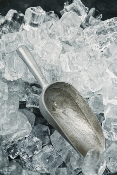 Alüminyum kepçe ve buz