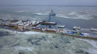 Rus petrol akışının hava görüntüsü 