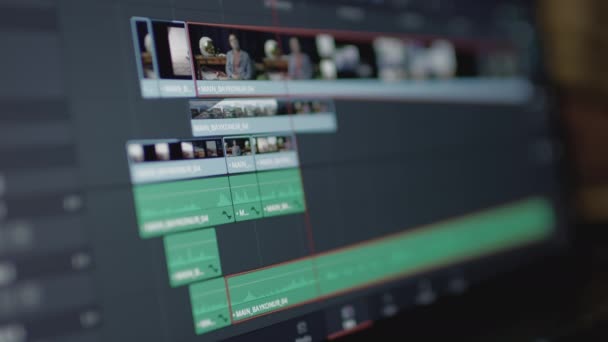 비디오와 영화를 만드는 컴퓨터 소프트웨어. 컴퓨터를 감시하고 비디오 편집을 위한 프로그램의 작업을 포착 한다: 조각들이 함께 연결 된다. 제작 후, 클립 메이커, 블로그 — 비디오