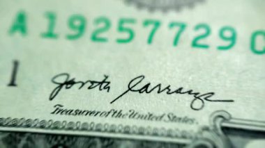 Dinamik animasyon ya da bir doların makro çerçevelerinin montajı. Amerikan Doları 'nın yakın çekimleri. 100 Dolar Nakit Durdurma Hareketi. Geçmiş Bill, ABD Fiat Money 'i imzaladı. Gerçek resimler ve fotoğraflar 100 dolar..