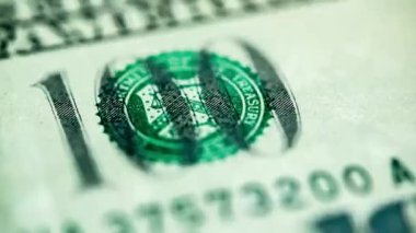 Dinamik animasyon ya da bir doların makro çerçevelerinin montajı. Amerikan Doları 'nın yakın çekimleri. 100 Dolar Nakit Durdurma Hareketi. Geçmiş Bill, ABD Fiat Money 'i imzaladı. Gerçek resimler ve fotoğraflar 100 dolar..