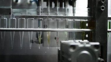 Otomatik ilaç ve ilaç üretimi için makine.