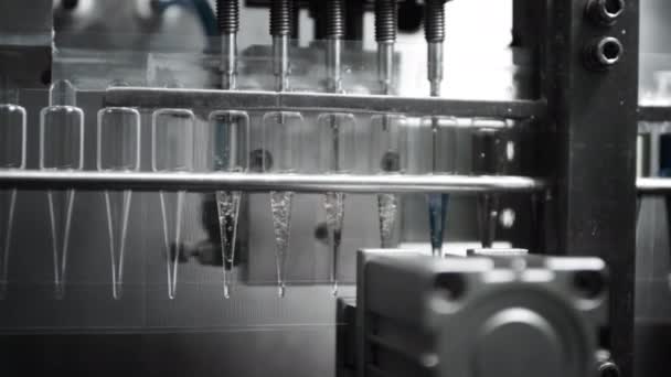 Machine pour la production automatique de médicaments et de médicaments. — Video