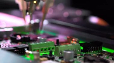 Makro: Otomatik Elektronik Devre Sistemi Tanılama Makinesi