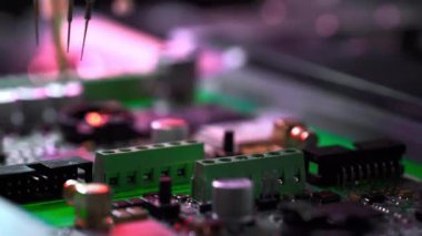 Makro: Otomatik Elektronik Devre Sistemi Tanılama Makinesi