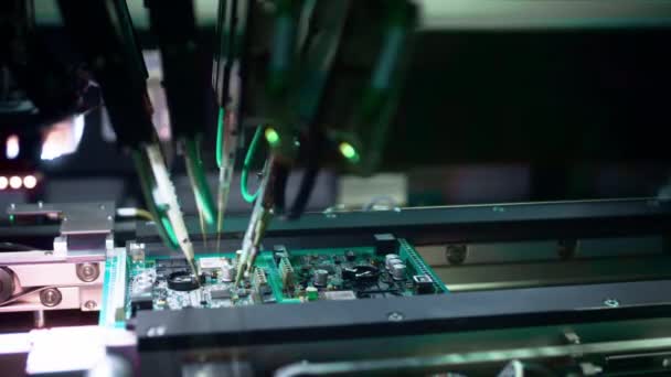 Producción de placas de circuitos electrónicos — Vídeos de Stock