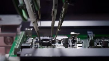 Elektronik panoların otomatik testleri için makine.