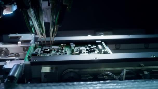 電子回路基板の製造、 SMDの設置 — ストック動画