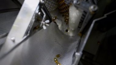 Vitamin ve ilaç üretiminde balık yağı jelatin kapsülleri