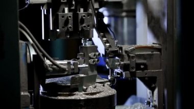 Teknik Makine Fabrikası'nda. İşleme ayrıntılarını