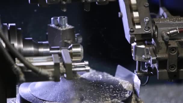 Tech machine in de fabriek. Verwerking details — Stockvideo
