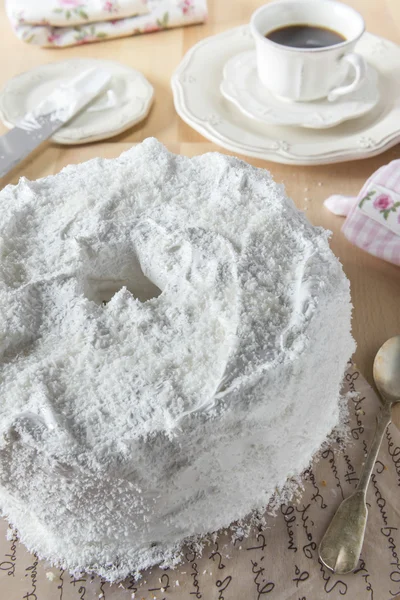 Homemade Angel Food Cake filled — Stock Photo, Image