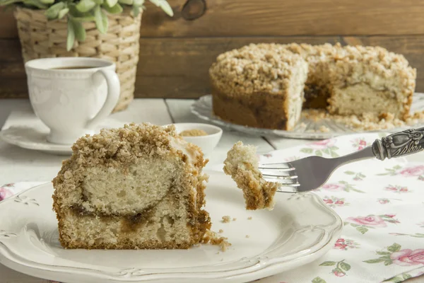 Cinnamon coffee cake — Stock Photo, Image