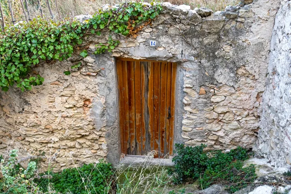 Puerta Madera Marrón Una Casa Abandonada —  Fotos de Stock