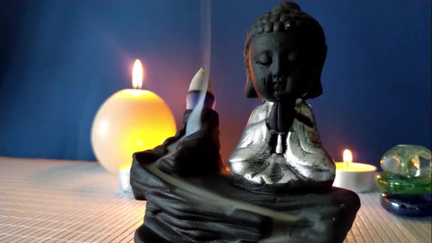 Figura Buddha Con Incenso — Video Stock