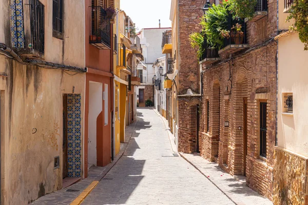  Serra, Valencia 'da güzel ve dar sokaklar (İspanya).