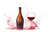 Sklo červené víno, splash láhev a sklenice červené víno, červené víno šplouchnutí, víno, nalil na stole izolovaných na bílém pozadí, velké šplouchnutí a okolí