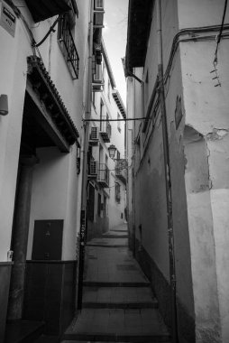 Tipik Endülüs sokağı Granada, İspanya sokaklarında.