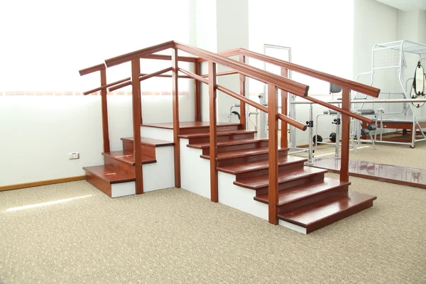 Физиотерапевтическое отделение лестницы — стоковое фото