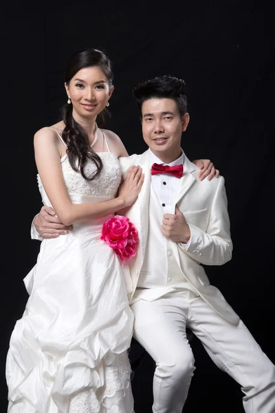Asiatische Braut und Bräutigam Hochzeit — Stockfoto
