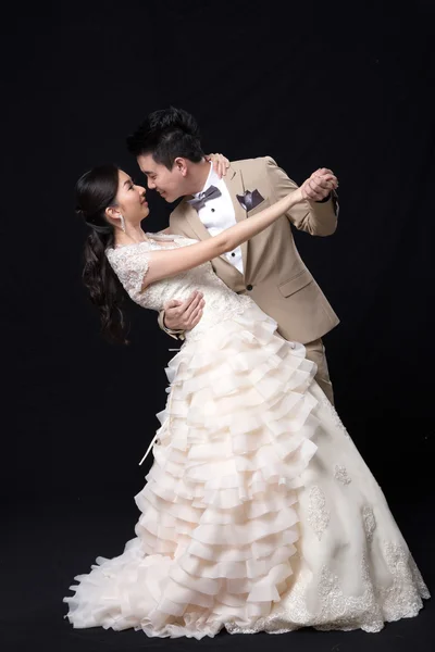 Asiatische Braut und Bräutigam Hochzeit — Stockfoto