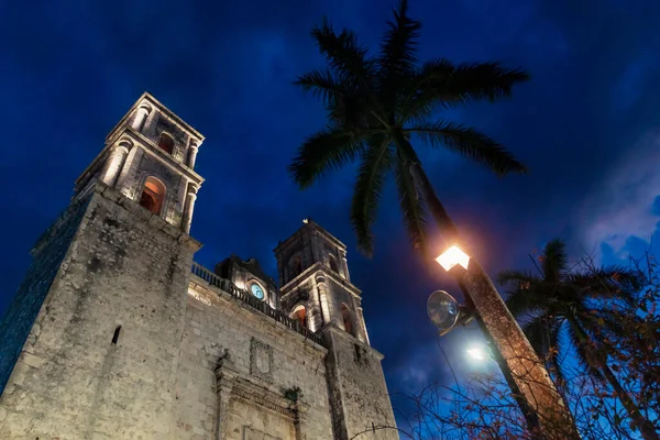 Koloniální Kostel San Servacio Palmami Noci Centru Valladolid Yucatan Mexiko — Stock fotografie